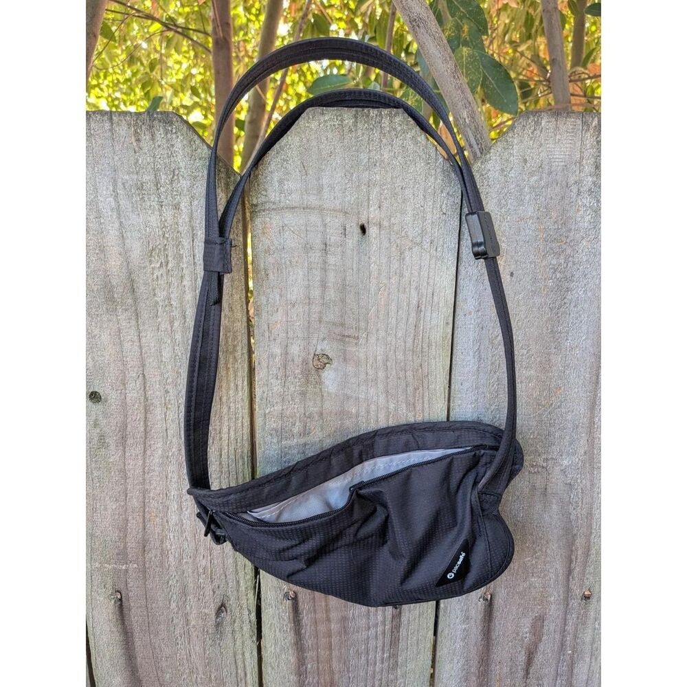 Unbranded Men's Black Bag